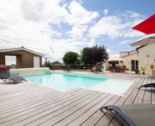 France Nouvelle-Aquitaine Saint-Mariens vacation rental compare prices direct by owner 5134293