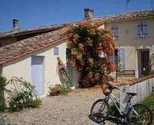 France Nouvelle-Aquitaine Saint-Fort-sur-Gironde vacation rental compare prices direct by owner 3968981