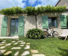 France Nouvelle-Aquitaine Longèves vacation rental compare prices direct by owner 4779183