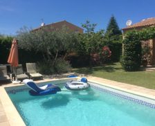 France Provence-Alpes-Côte-D’Azur Boulbon vacation rental compare prices direct by owner 4211784