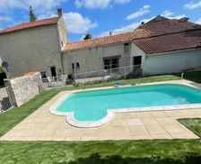 France Nouvelle-Aquitaine Villeneuve-La-Comtesse vacation rental compare prices direct by owner 4595857