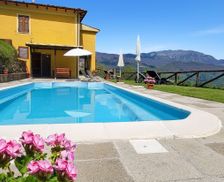 Italy Tuscany Camporgiano vacation rental compare prices direct by owner 5172192