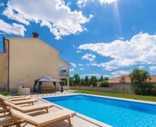 Croatia Istarska županija Kukci vacation rental compare prices direct by owner 4654995