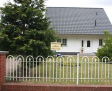 Germany Brandenburg Region Wall vacation rental compare prices direct by owner 4306990