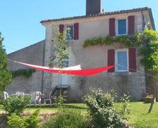 France Nouvelle-Aquitaine Saint-Thomas-de-Conac vacation rental compare prices direct by owner 4232605