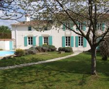 France Nouvelle-Aquitaine Lozay vacation rental compare prices direct by owner 4925787