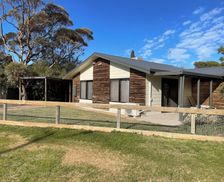 Australia SA Port Hughes vacation rental compare prices direct by owner 5734218