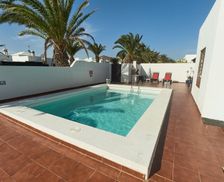 Spain Lanzarote Costa Teguise vacation rental compare prices direct by owner 4702443