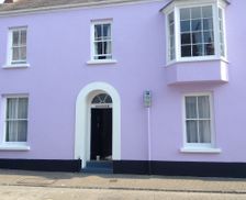 United Kingdom Tenby Lower Frog Street vacation rental compare prices direct by owner 4758174