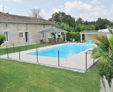 France Nouvelle-Aquitaine Lauzun vacation rental compare prices direct by owner 4990387