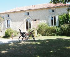 France Nouvelle-Aquitaine Trémons vacation rental compare prices direct by owner 4724117