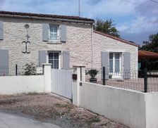 France Nouvelle-Aquitaine Saint-Hilaire-La-Palud vacation rental compare prices direct by owner 3909483