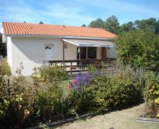 France Nouvelle-Aquitaine Parentis-En-Born vacation rental compare prices direct by owner 4837868