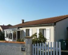 France Nouvelle-Aquitaine Saint-Georges-De-Didonne vacation rental compare prices direct by owner 4449286