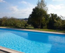 France Nouvelle-Aquitaine Juignac vacation rental compare prices direct by owner 4510572