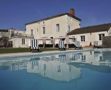 France Nouvelle-Aquitaine Saint-Saud-Lacoussière Francia vacation rental compare prices direct by owner 4165211