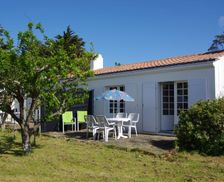 France Pays de la Loire L'Île-d'Yeu vacation rental compare prices direct by owner 5159652