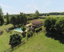 France Nouvelle-Aquitaine Ferrensac vacation rental compare prices direct by owner 4388653