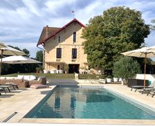 France Nouvelle-Aquitaine Escoussans vacation rental compare prices direct by owner 4305943