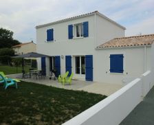 France Nouvelle-Aquitaine Meschers-sur-Gironde vacation rental compare prices direct by owner 4697350