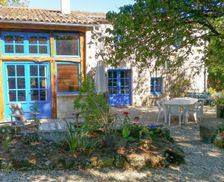 France Nouvelle-Aquitaine Balanzac vacation rental compare prices direct by owner 4715147