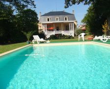 France Nouvelle-Aquitaine Cadillac vacation rental compare prices direct by owner 4267306