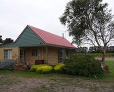 Australia VIC Mount Egerton vacation rental compare prices direct by owner 5942415