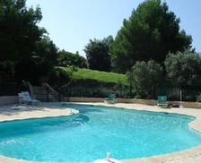 France Provence - Alpes - Cote d'Azur Mallemort vacation rental compare prices direct by owner 5271960