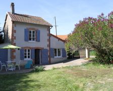 France Auvergne-Rhône-Alpes Queuille vacation rental compare prices direct by owner 6756746