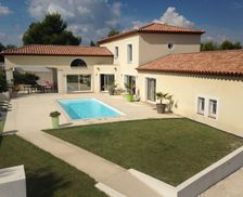 France Provence-Alpes-Côte-D’Azur Marignane vacation rental compare prices direct by owner 4054792