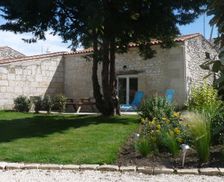 France Nouvelle-Aquitaine Luchat vacation rental compare prices direct by owner 5093570