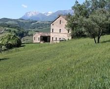 Italy Marche Gualdo vacation rental compare prices direct by owner 4023056