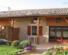 France Nouvelle-Aquitaine Lezay vacation rental compare prices direct by owner 6732314