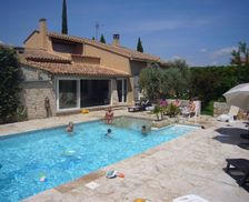 France Provence-Alpes-Côte-D’Azur Sénas vacation rental compare prices direct by owner 4022591