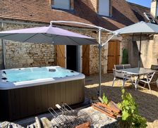 France Nouvelle-Aquitaine Savignac les Églises vacation rental compare prices direct by owner 4066942