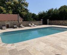 France Nouvelle-Aquitaine Bourrou vacation rental compare prices direct by owner 6614725