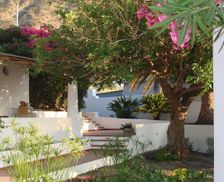 Italy Sicily Malfa Salina  ISOLE EOLIE vacation rental compare prices direct by owner 4317120