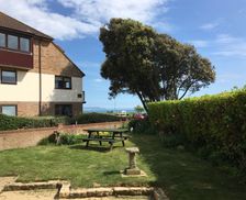 United Kingdom England Barton on Sea vacation rental compare prices direct by owner 5039520