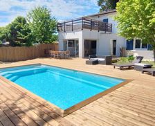 France Nouvelle-Aquitaine Arès vacation rental compare prices direct by owner 4288568