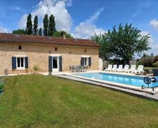 France Nouvelle-Aquitaine Église-Neuve-De-Vergt vacation rental compare prices direct by owner 4899301