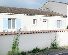 France Nouvelle-Aquitaine Hiers-Brouage vacation rental compare prices direct by owner 4276541