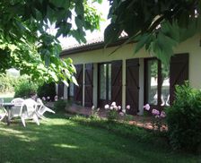 France Nouvelle-Aquitaine Le Pian-Médoc vacation rental compare prices direct by owner 4514371