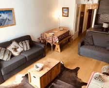 France Auvergne-Rhone-Alpes Vénosc vacation rental compare prices direct by owner 6283784