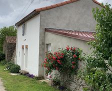 France Pays de la Loire Saint-Étienne-du-Bois vacation rental compare prices direct by owner 4140860