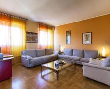 Italy Mailand Figino vacation rental compare prices direct by owner 9421694