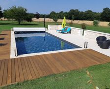 France Nouvelle-Aquitaine Geay vacation rental compare prices direct by owner 5073038