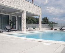 Croatia Split-Dalmatia Jelsa vacation rental compare prices direct by owner 4926899