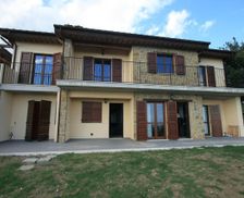 Italy Umbria Castel Rigone vacation rental compare prices direct by owner 3935363