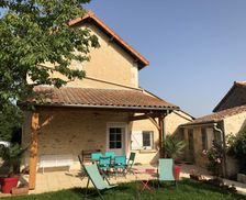 France Nouvelle-Aquitaine Lavoux vacation rental compare prices direct by owner 5759981