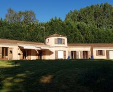 France Nouvelle-Aquitaine Noaillan vacation rental compare prices direct by owner 4136353